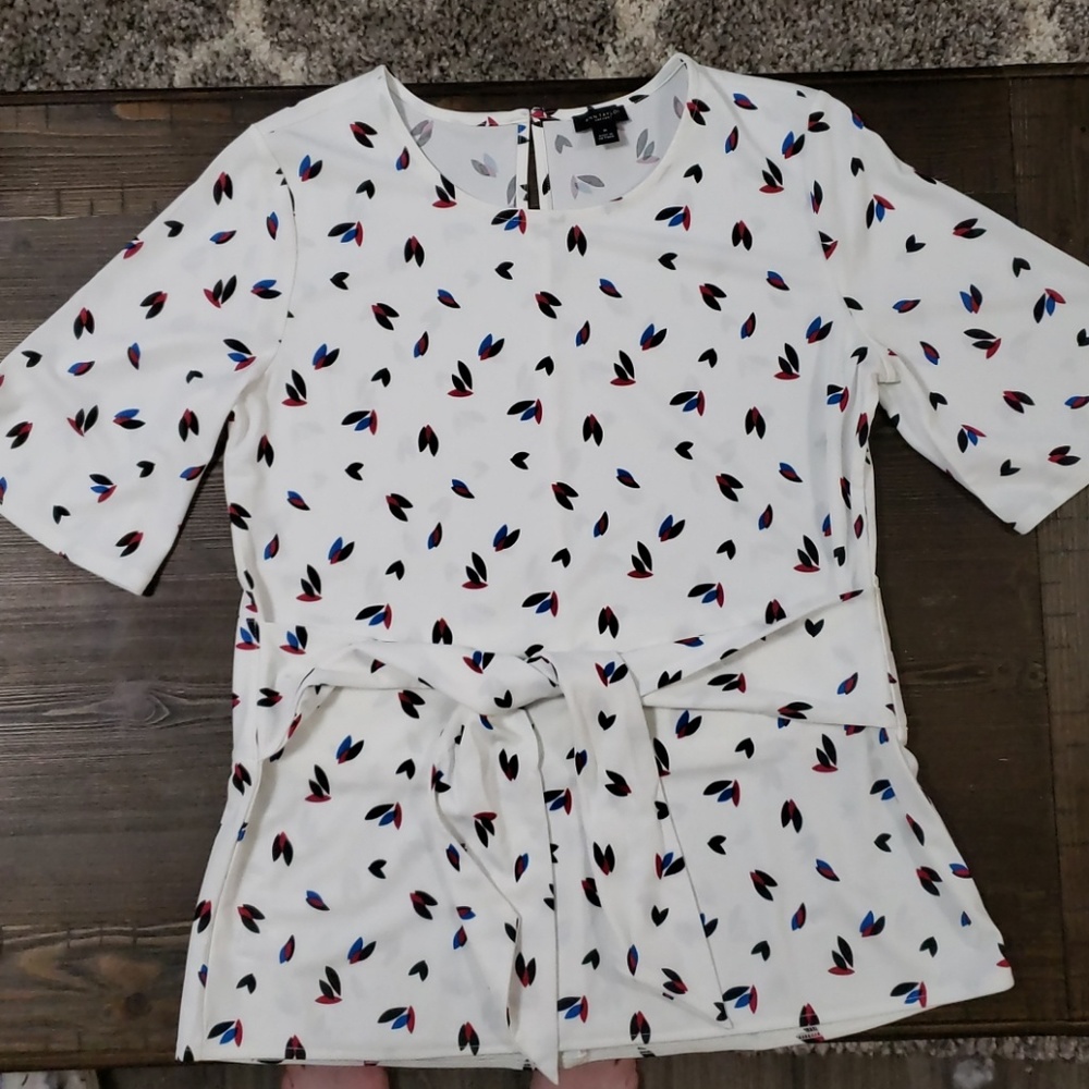 Tie waist short sleeve blouse
